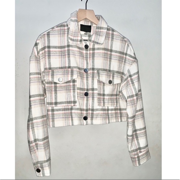 WOMENS WHITE PLAID BUTTON CROPPED SHACKET - Picture 4 of 5